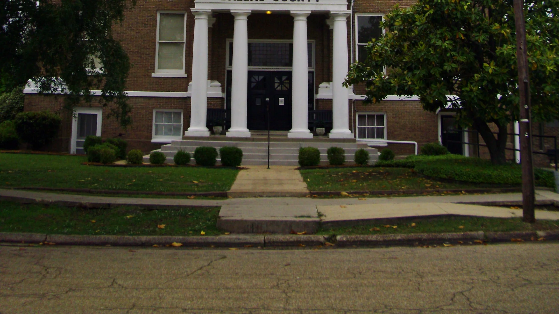 Dallas County Courthouse exterior in Fordyce, Arkansas