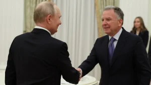 Russian President Vladimir Putin shakes hands with U.S. Special Envoy Steve Witkoff at the Kremlin in January 2026.