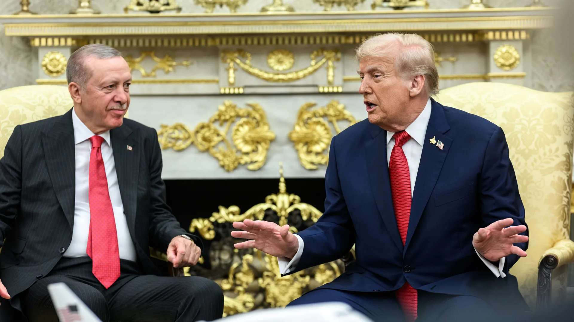 President Donald Trump talks with Turkish President Recep Tayyip Erdoğan in the Oval Office